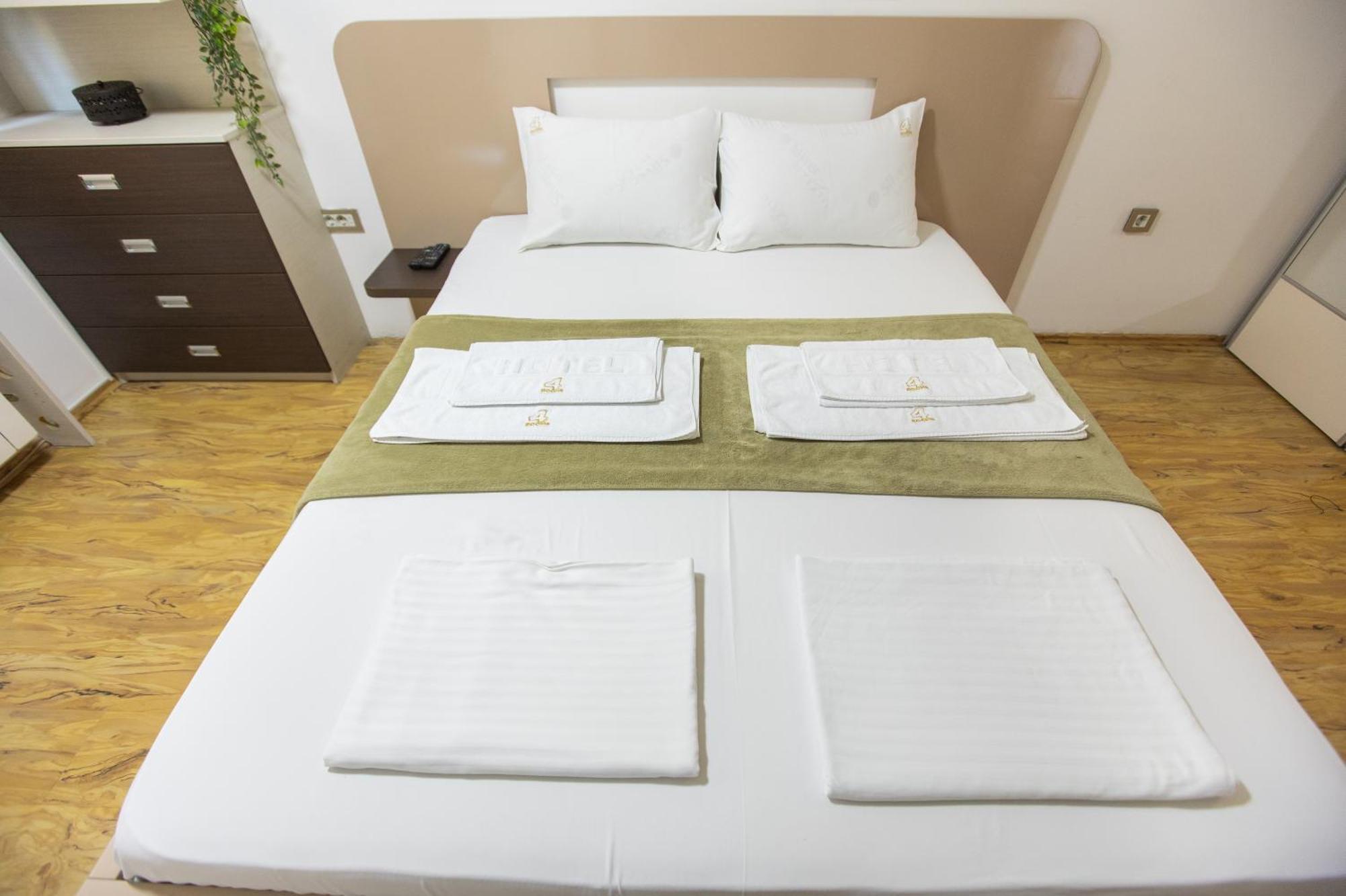 4 Rooms Apartments Ni Esterno foto
