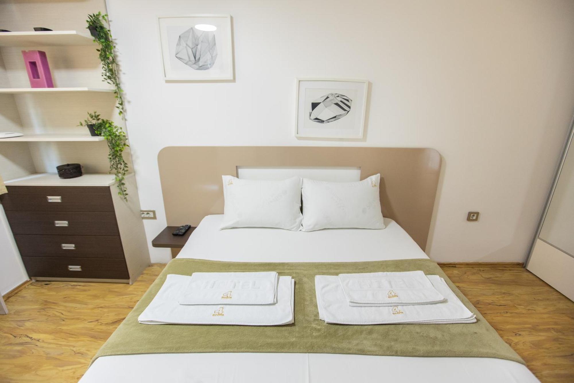 4 Rooms Apartments Ni Esterno foto