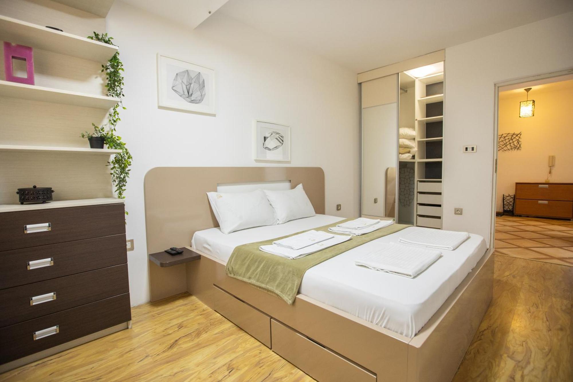4 Rooms Apartments Ni Esterno foto