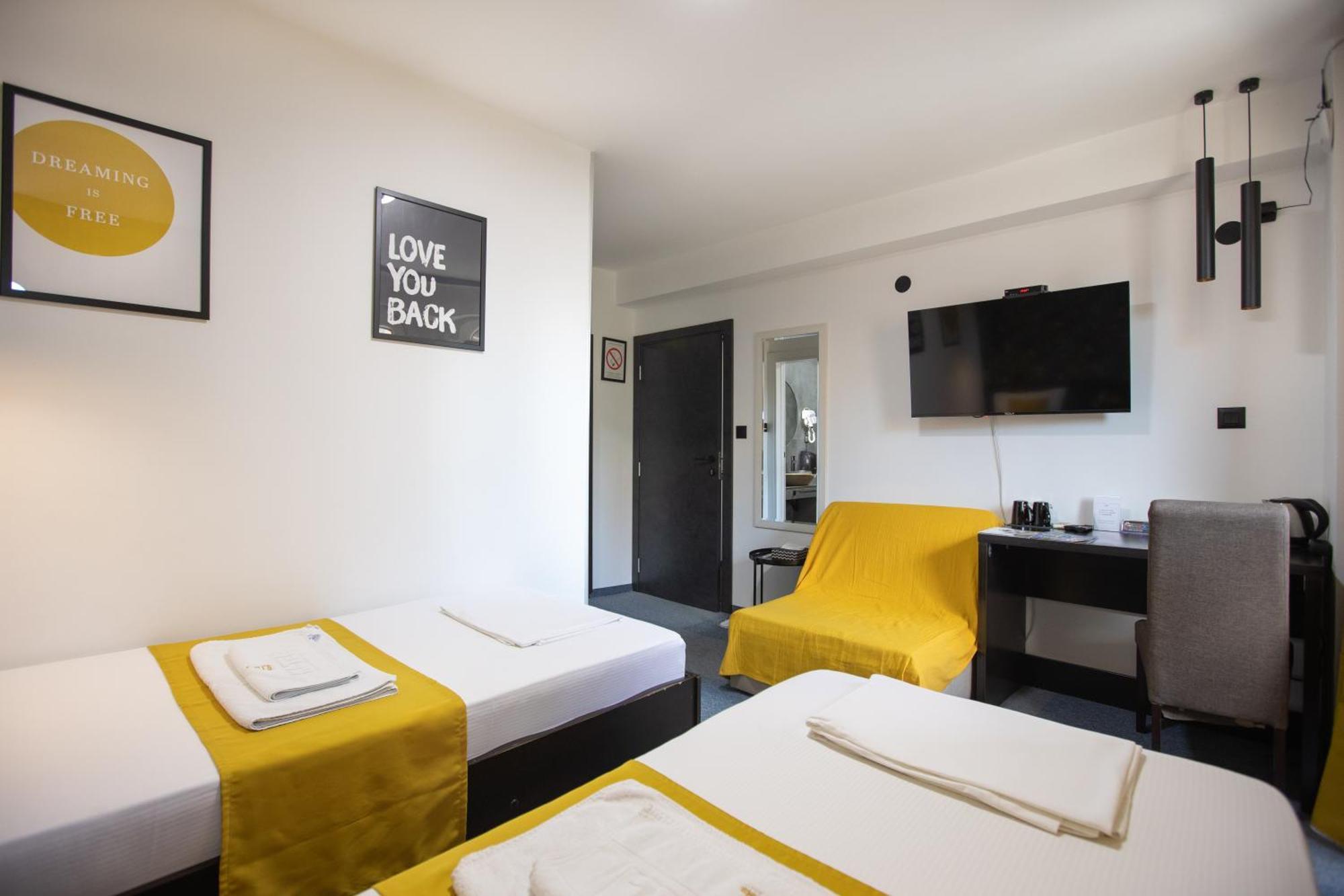 4 Rooms Apartments Ni Esterno foto
