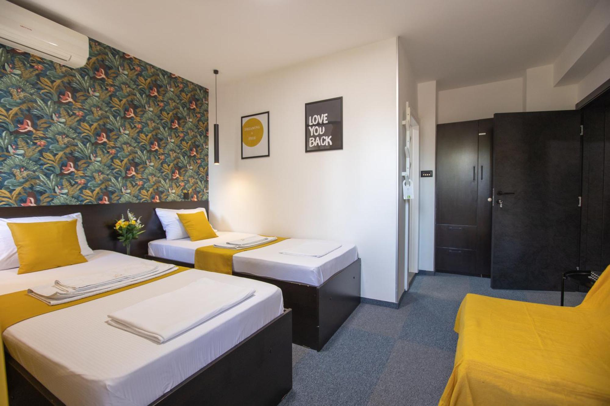 4 Rooms Apartments Ni Esterno foto