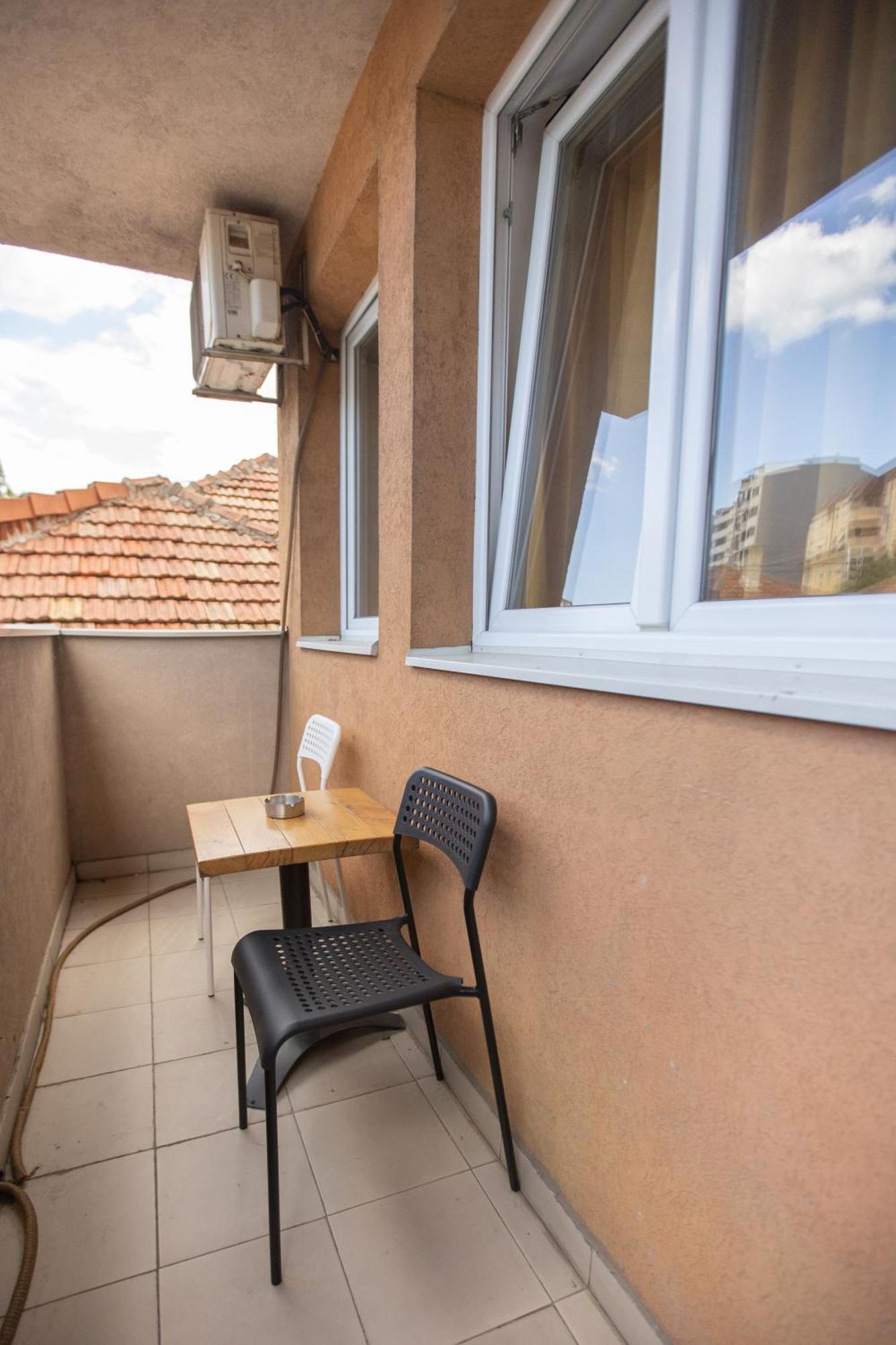 4 Rooms Apartments Ni Esterno foto