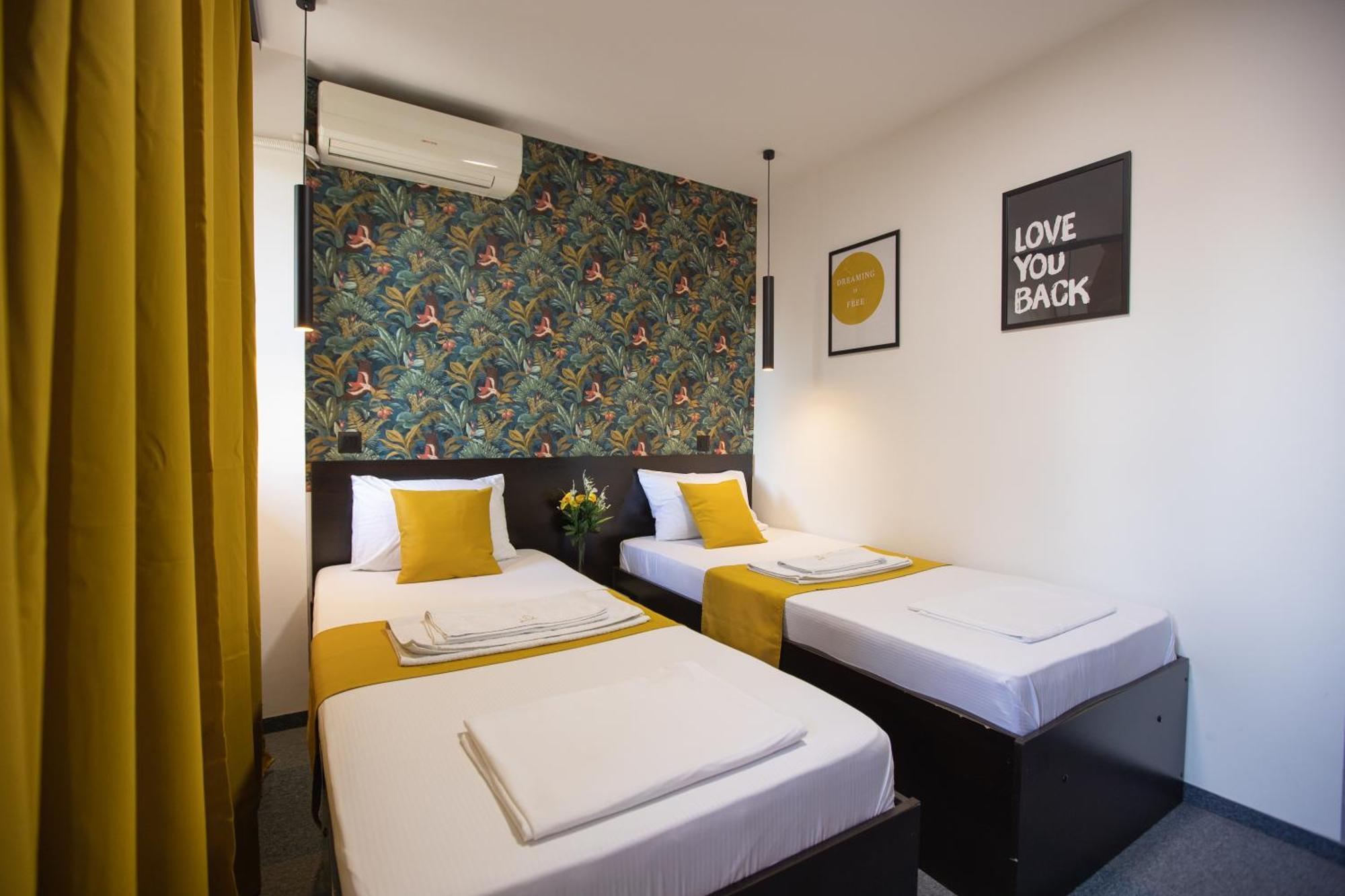 4 Rooms Apartments Ni Esterno foto