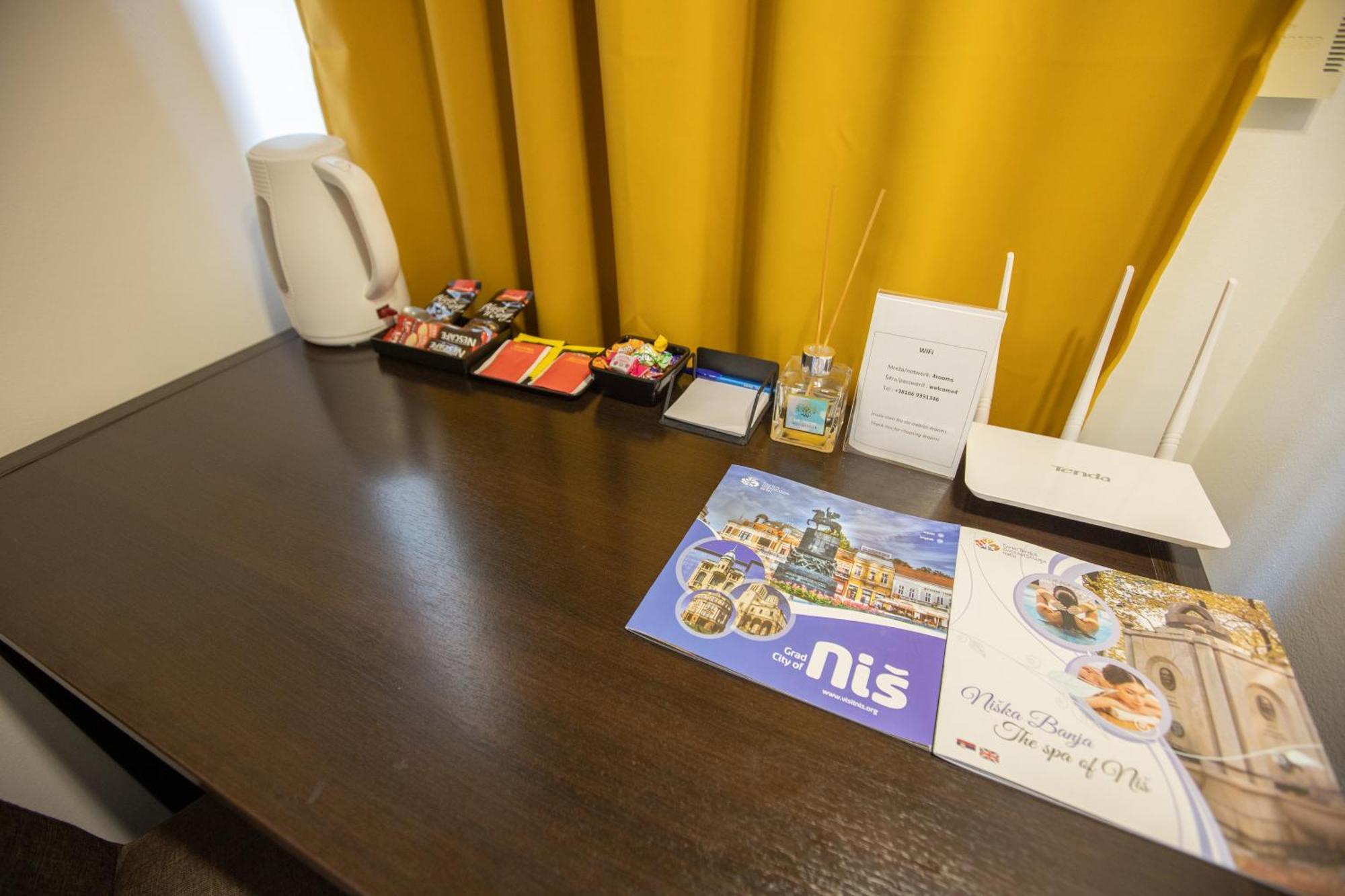 4 Rooms Apartments Ni Esterno foto