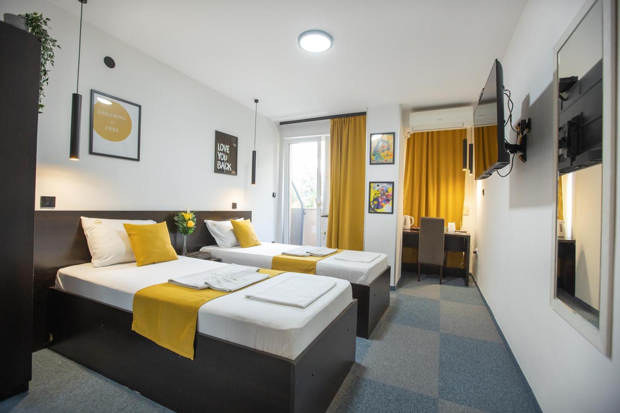 4 Rooms Apartments Ni Esterno foto