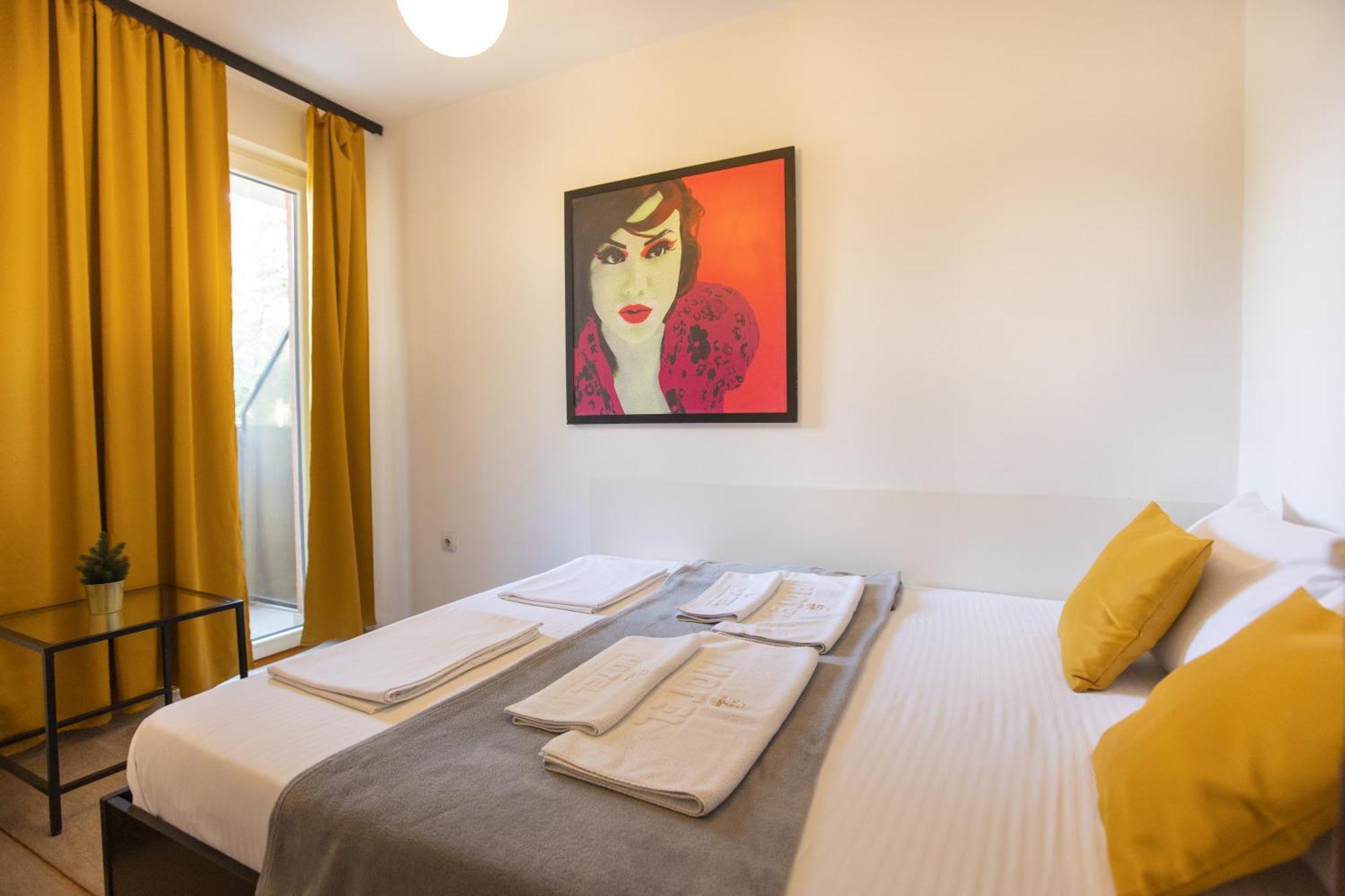 4 Rooms Apartments Ni Esterno foto