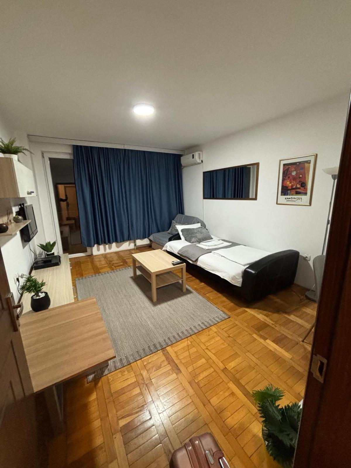 4 Rooms Apartments Ni Esterno foto