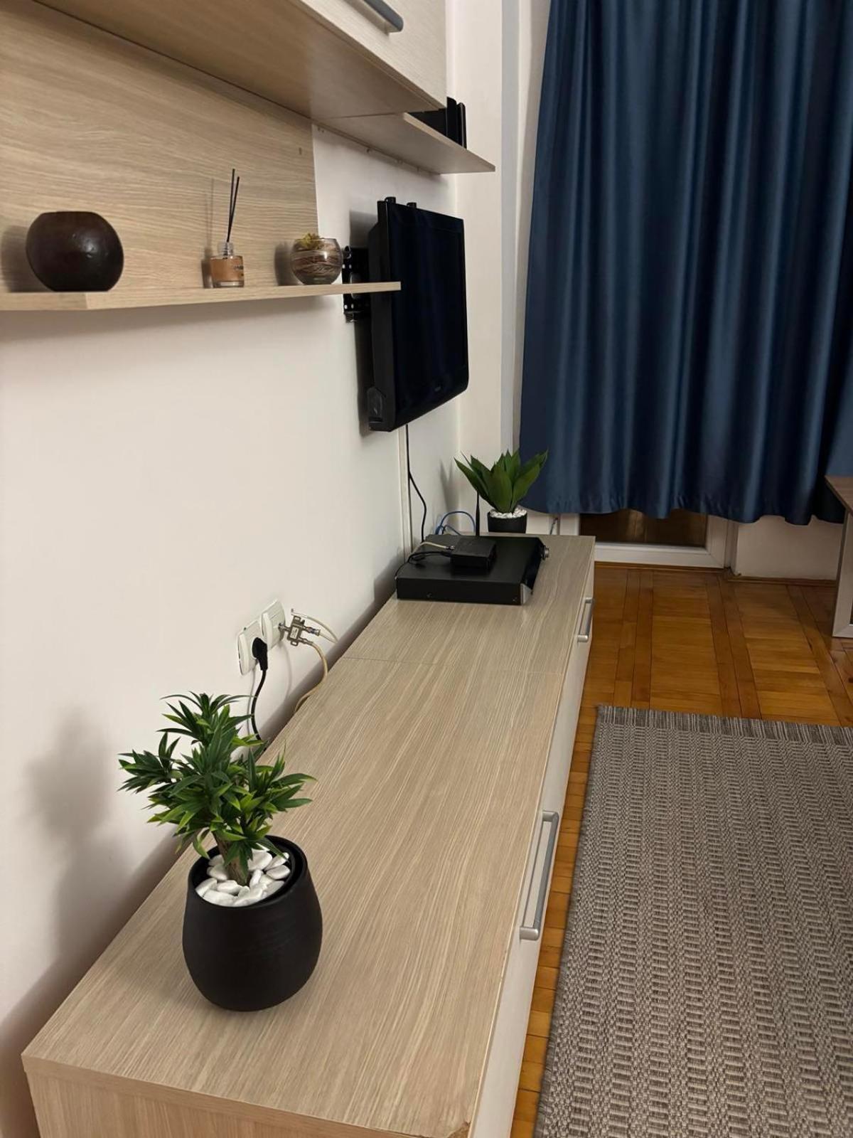 4 Rooms Apartments Ni Esterno foto
