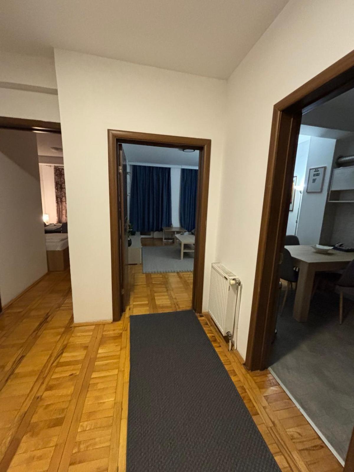 4 Rooms Apartments Ni Esterno foto
