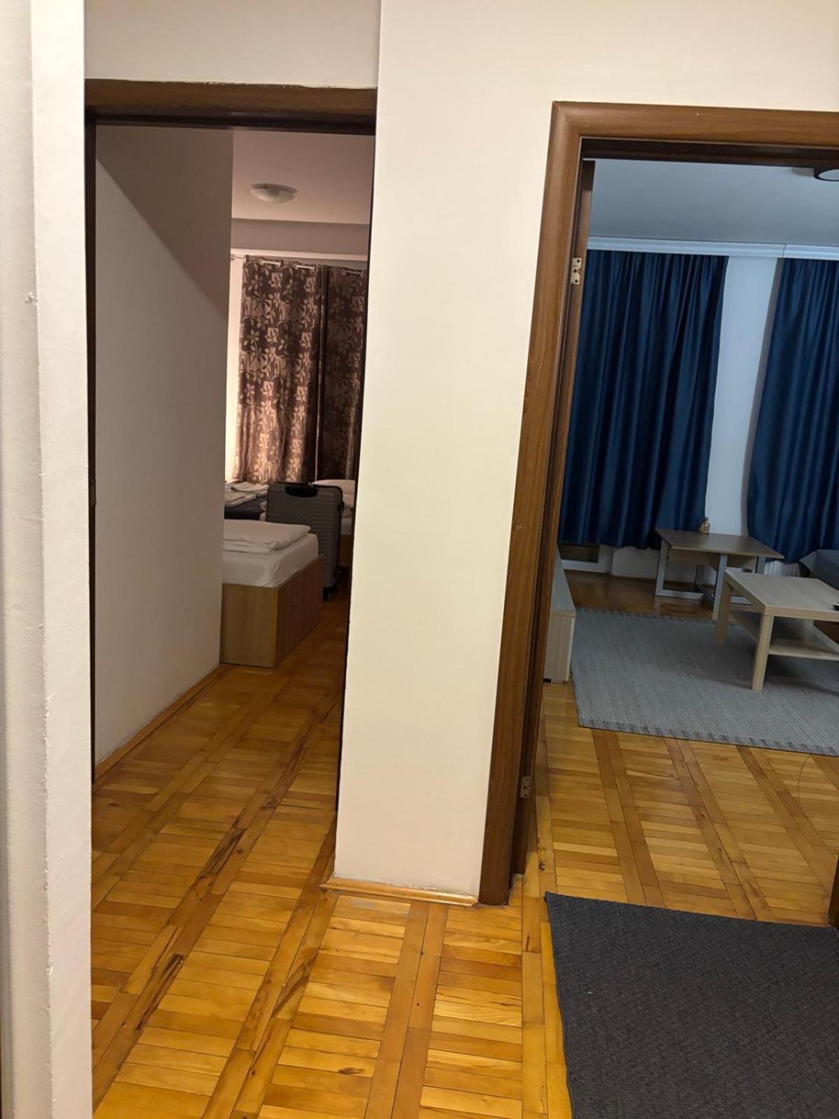 4 Rooms Apartments Ni Esterno foto